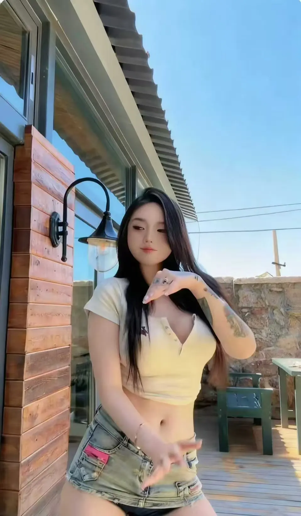 《Meena 成美男》高清全集无删减版免费在线观看-中文版资源全面开放-网盘便捷备份存储无广告插播-一次看遍Meena 成美男全部剧集